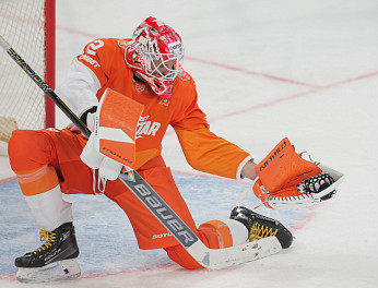 «Мне и в регулярном чемпионате приходилось шайбы вытаскивать» | Григорий Дронов 