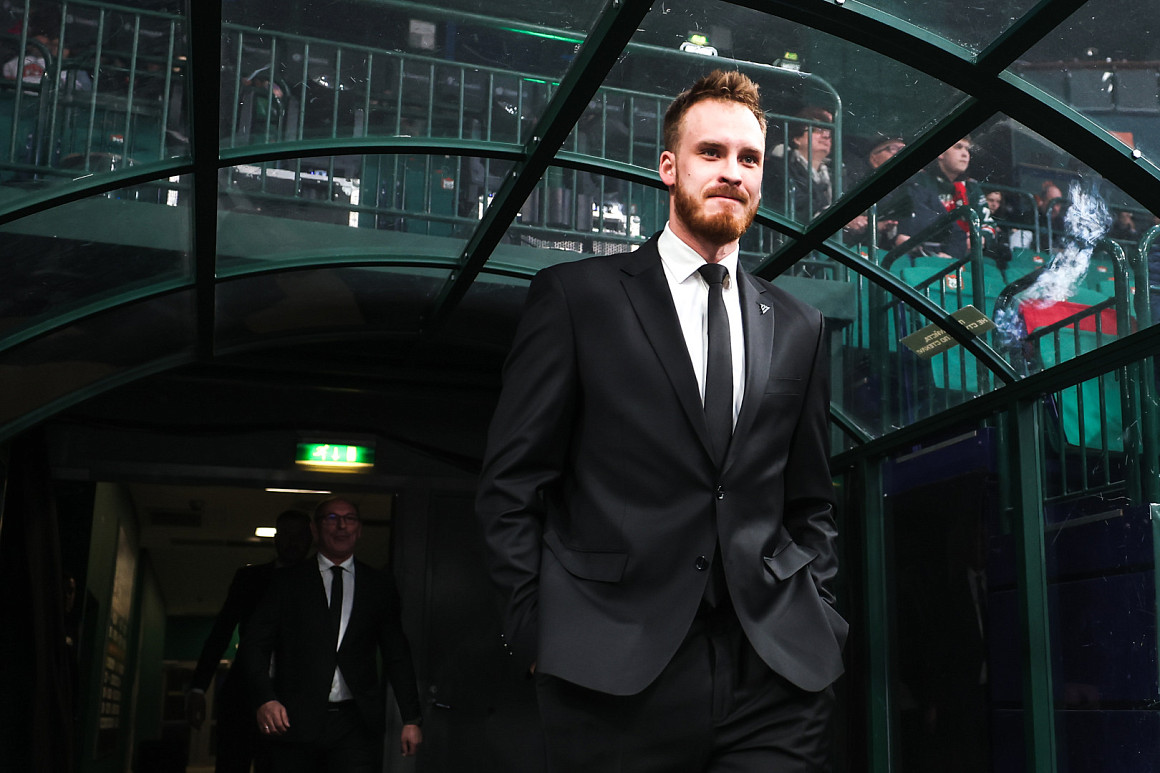 «Я долго играл на уколах. Наступил момент, когда выйти на лёд стало уже невозможно» I Григорий Дронов 