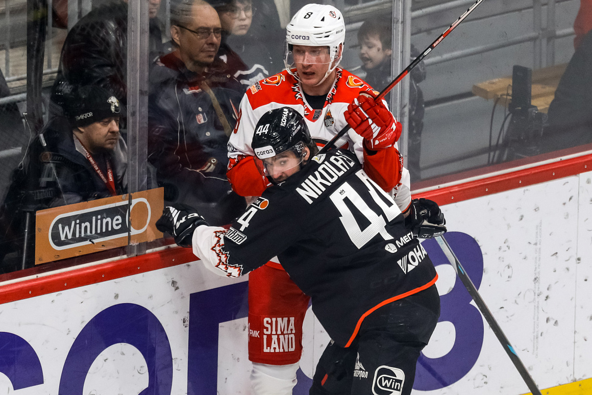 «Мне очень нравится, что в Челябинске и Екатеринбурге на дерби полные трибуны» | Илья Николаев 