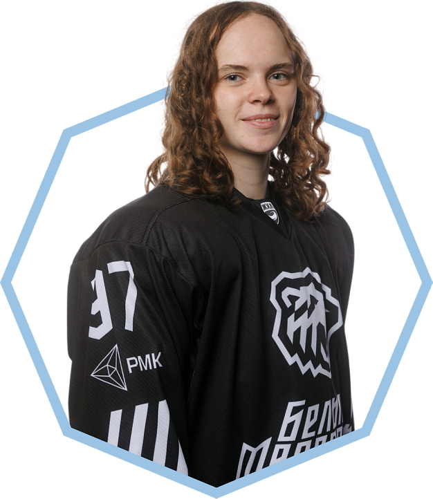 Александра Столярова