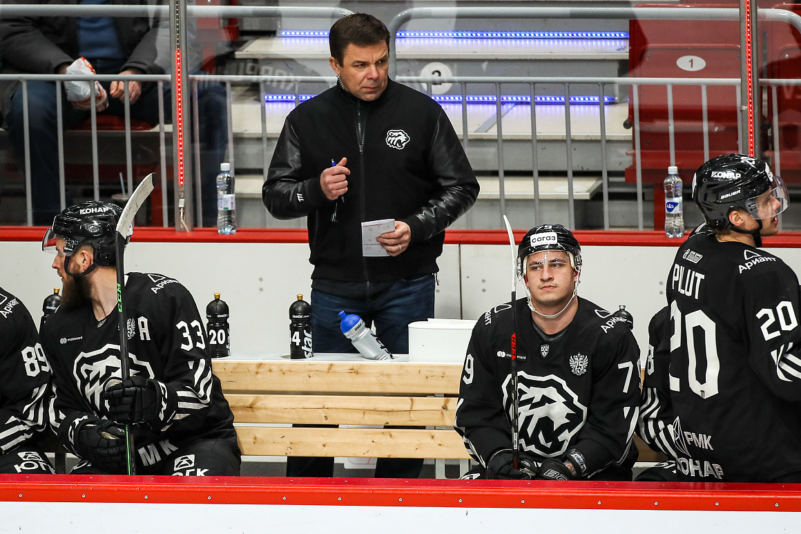 Дни рождения Виталия Ячменёва и Михаила Охотникова 