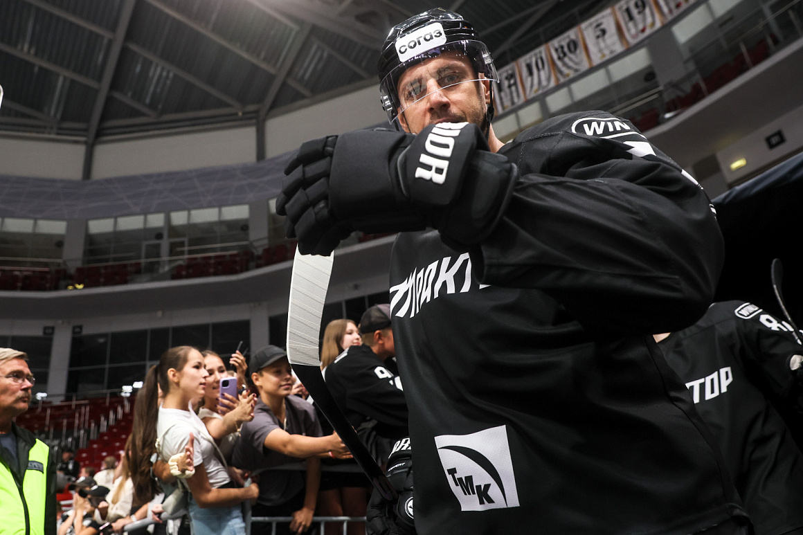 «В Челябинске очень любят хоккей, он в крови» | Владимир Жарков 