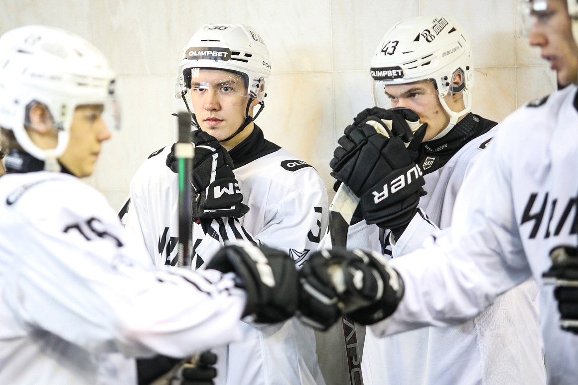 «Перед воротами был трафик, вратарь ничего не видел, надо было только попасть» | Данил Шубин – о первом голе в ВХЛ и победе над «Химиком» (3:2) 