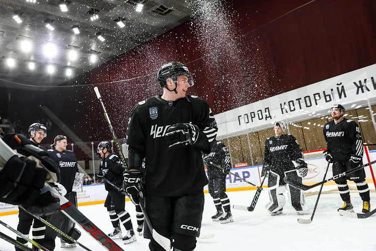 Александр Филатов: «Отдали пас, бросил мимо игрока. Чудо!» 