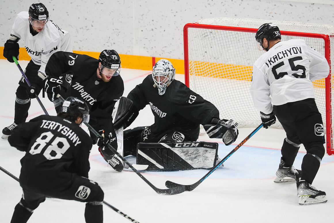 Вторая двусторонка «Трактора» 