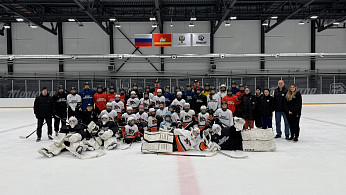 ЖХЛ 25/26. «Девочкам пожелаю, чтобы продолжали усердно работать, внимательно слушали, старались всё выполнять, верили в себя» |  Аркадий Белоусов – о последних матчах с «Агиделью» и ожиданиях от 2026 года. 