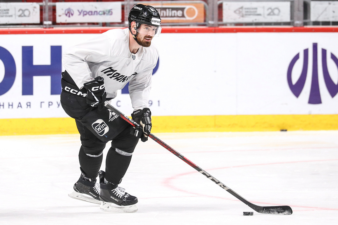 «Я полностью восстановился, отдохнул, соскучился по ребятам, атмосфере, по хоккею» | Артем Блажиевский 