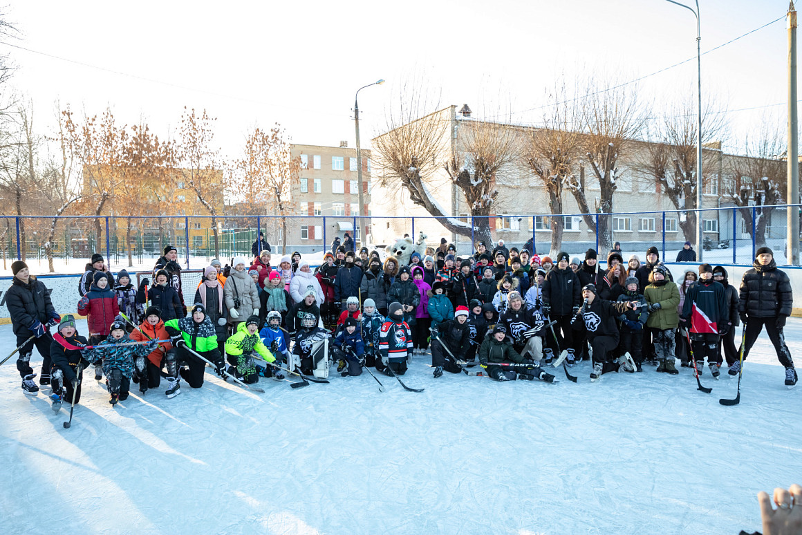 Новогодний подарок ученикам 68-й школы 